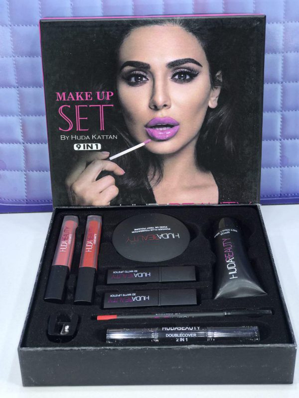 فروش عمده لوازم آرایش هدی بیوتی Huda Beauty قیمت کف بازار تهران