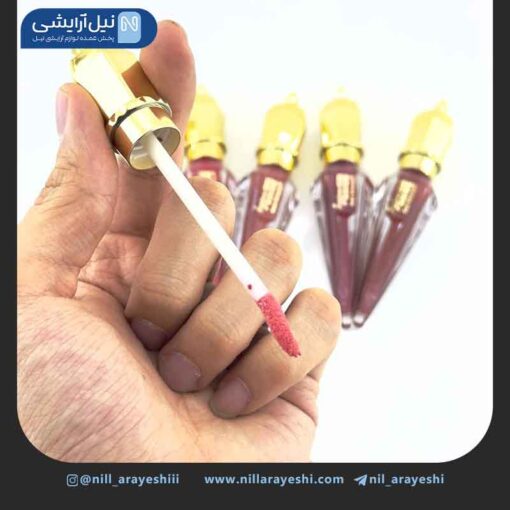 لیپ گلاس شاین دار درب طرح تاج کیس بیوتی کد 03 - 70428