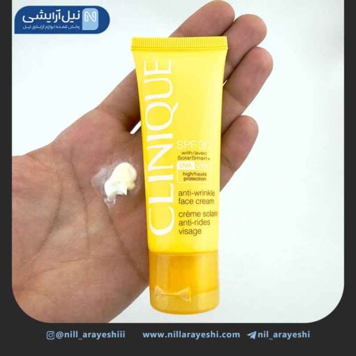 کرم ضد آفتاب بی رنگ ضد چروک کلینیک 50 میل spf30