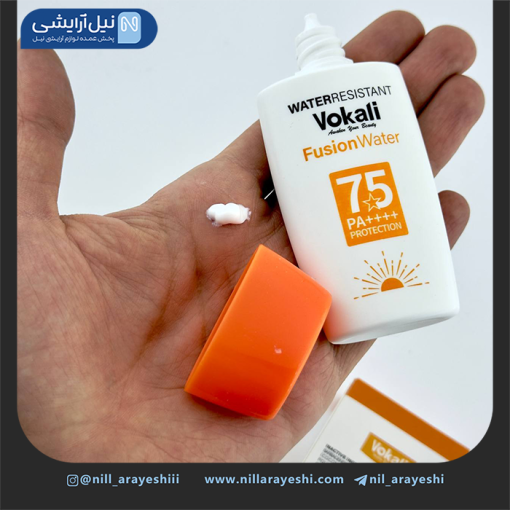 فلوئید ضد آفتاب بی رنگ فیوژن واتر وکالی spf75 کد cx7628